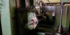 Riproduci video