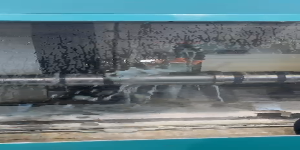 Riproduci video
