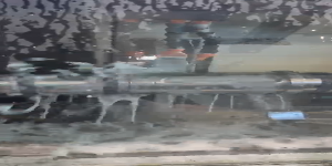 Riproduci video