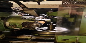 Riproduci video