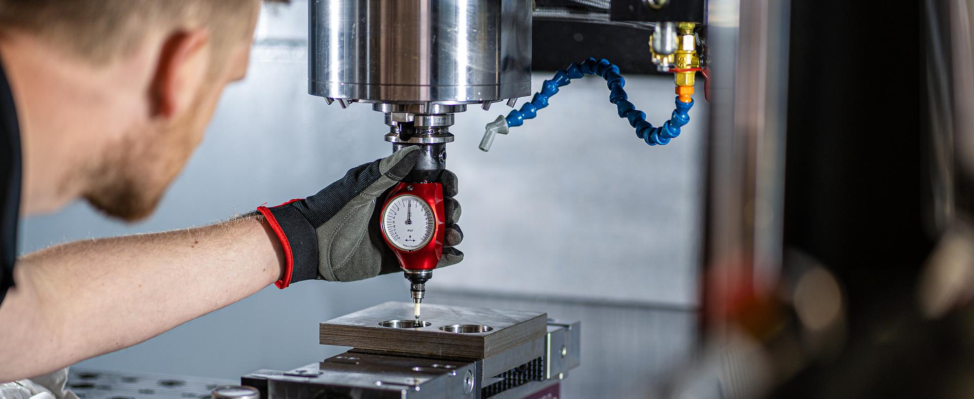 Dial test indicator set up on a milling machine