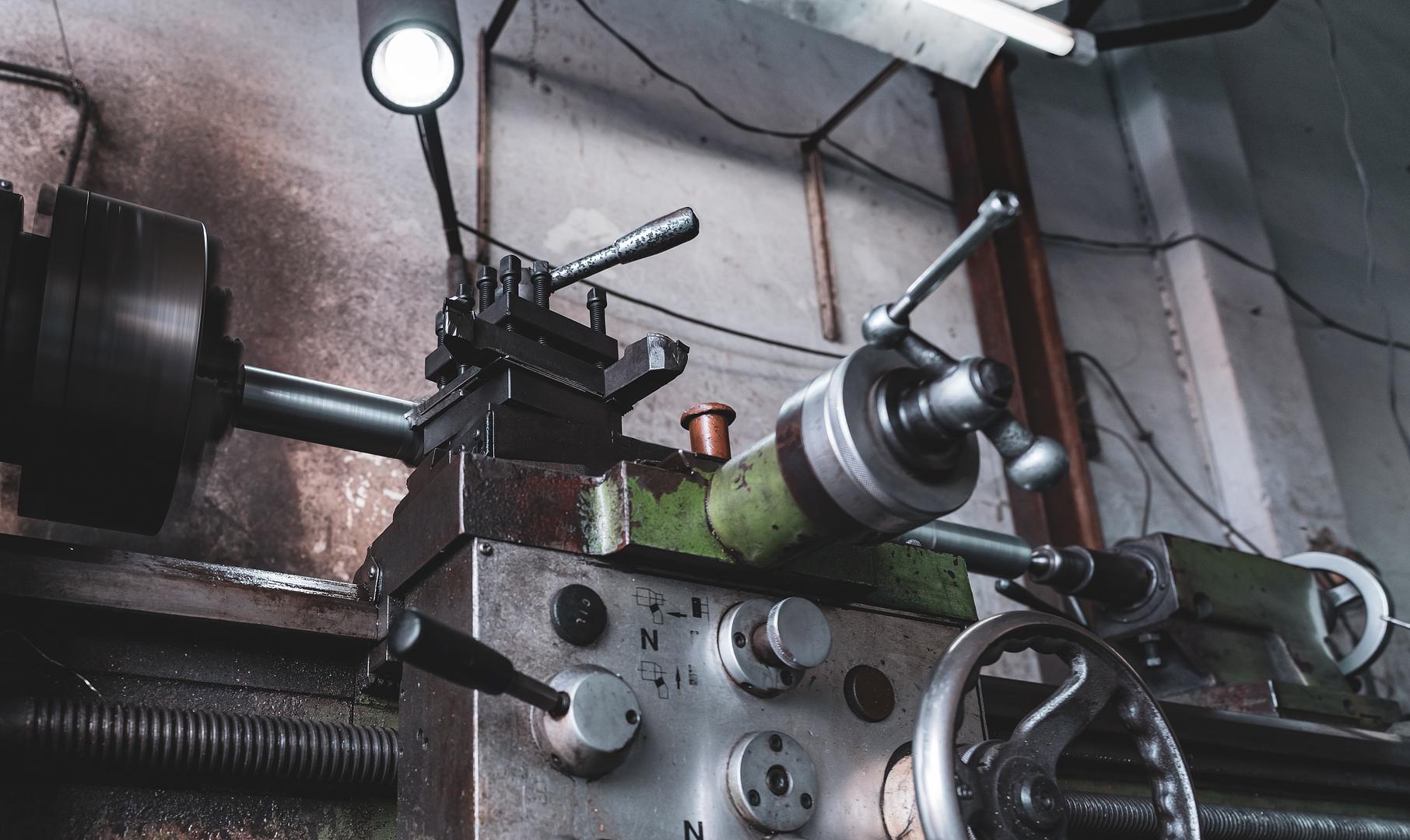 Manual lathe in a machine shop