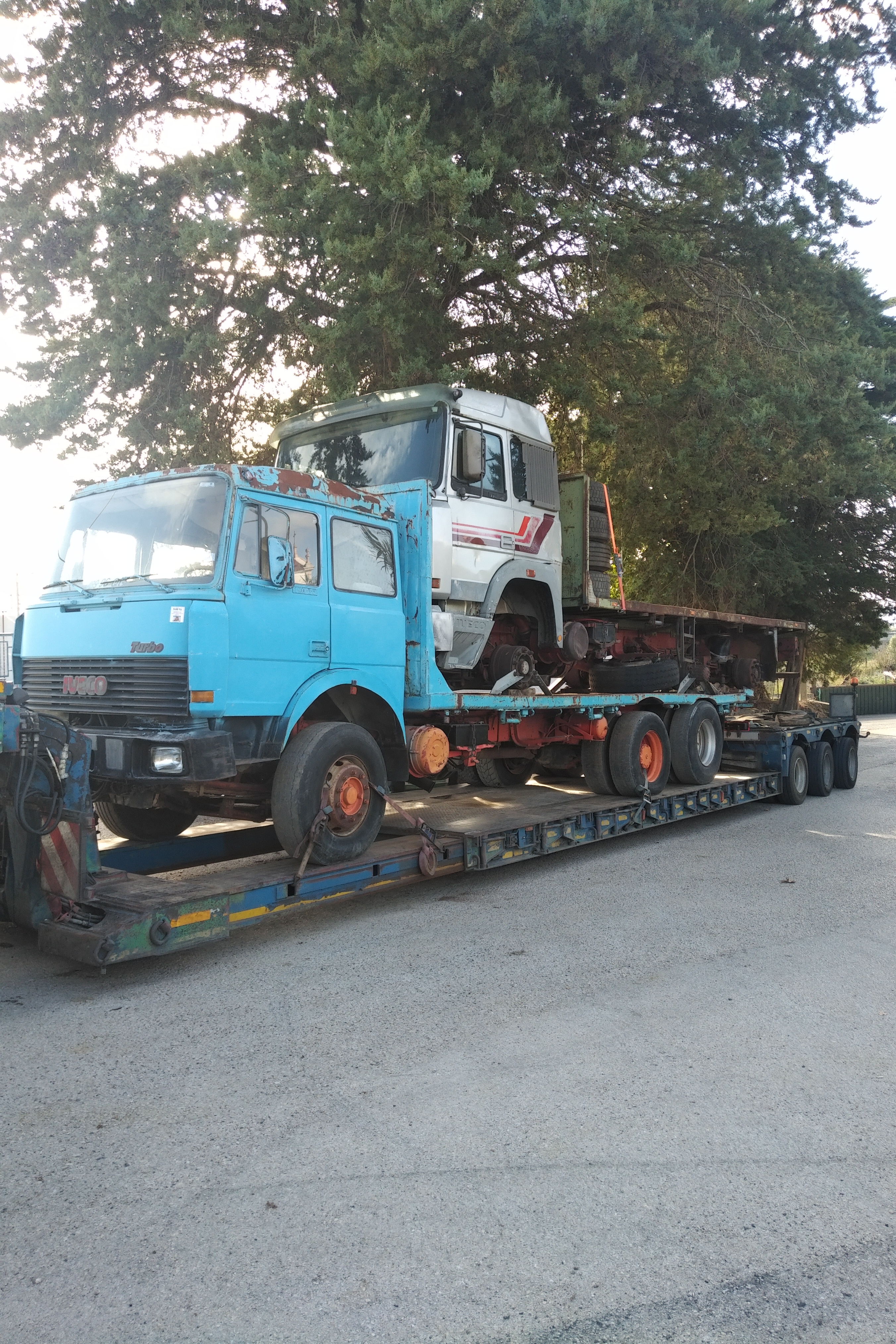 Special transport & delivery to port. Shipping to Lagos - Nigeria.