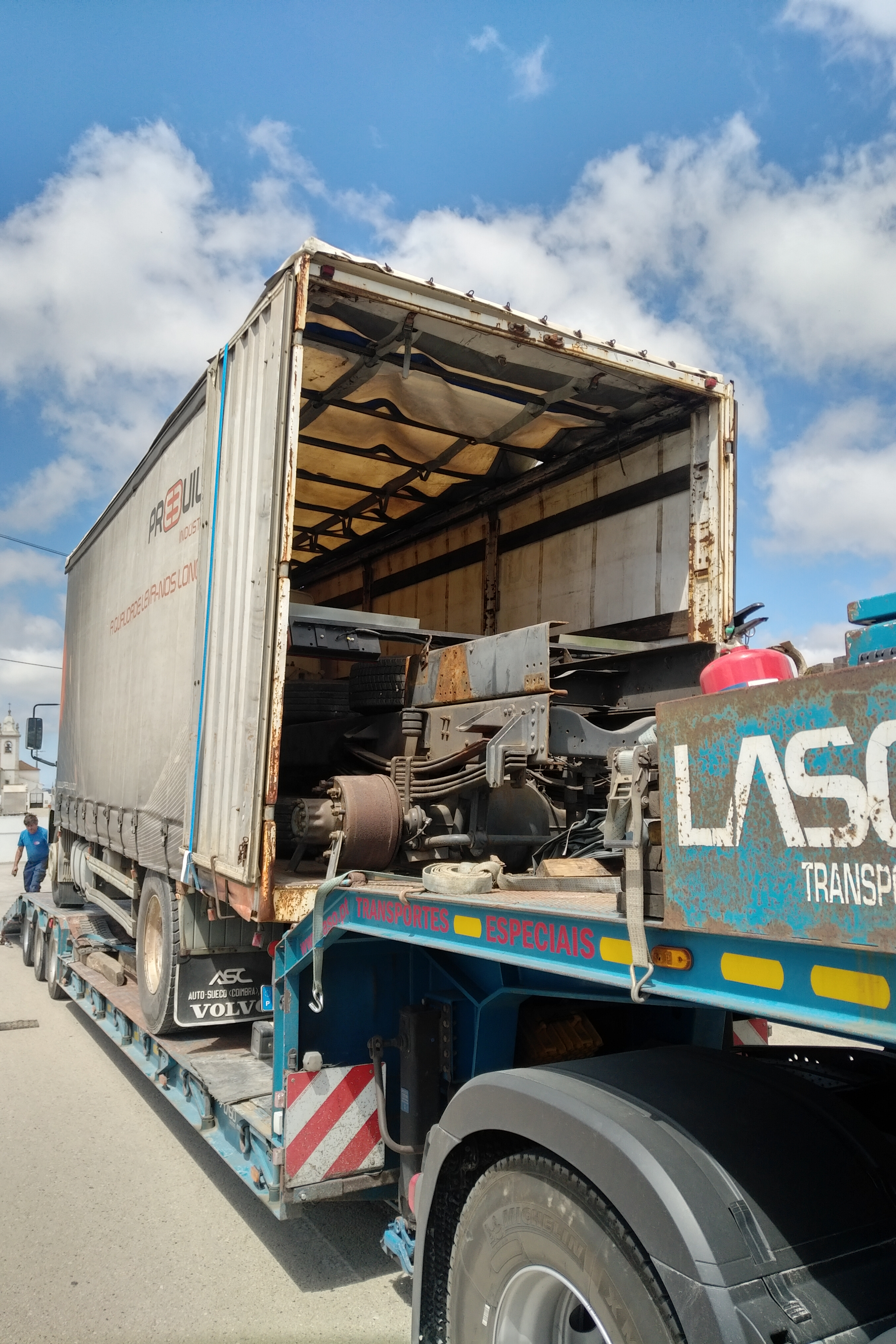 Transport & Delivery to Leixoes Docks - Portugal. Shipping to Lagos - Nigeria.