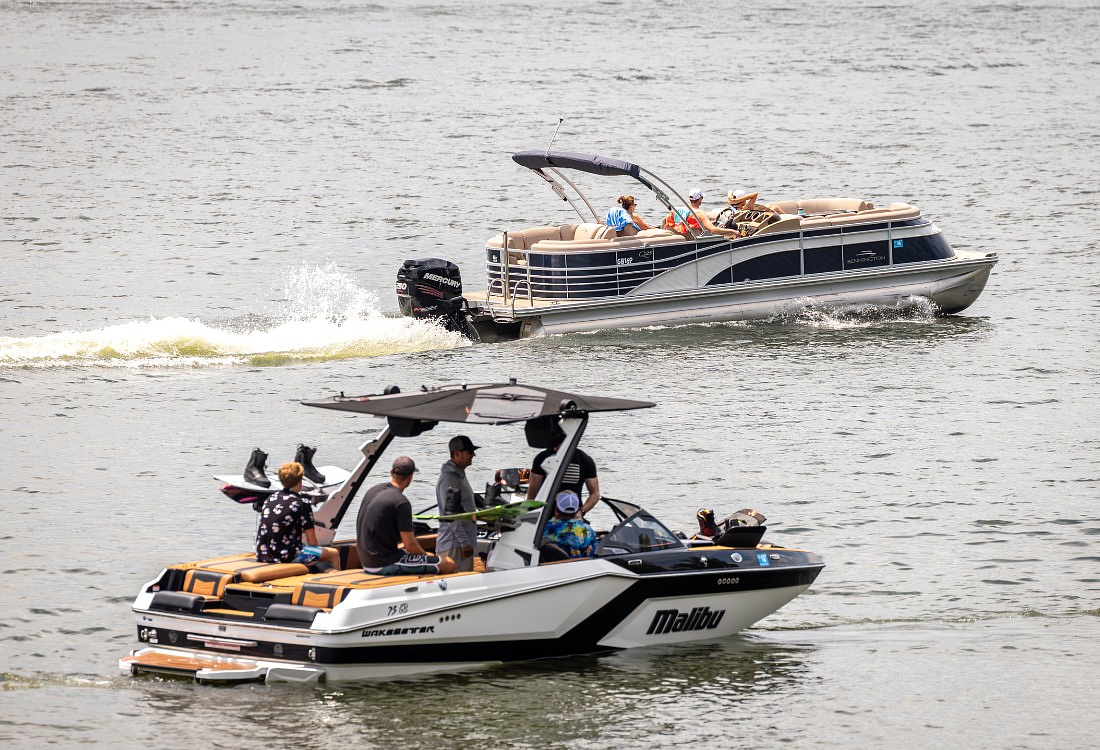 pontoon-boat-new-used-boats-for-sale-terre-haute-in