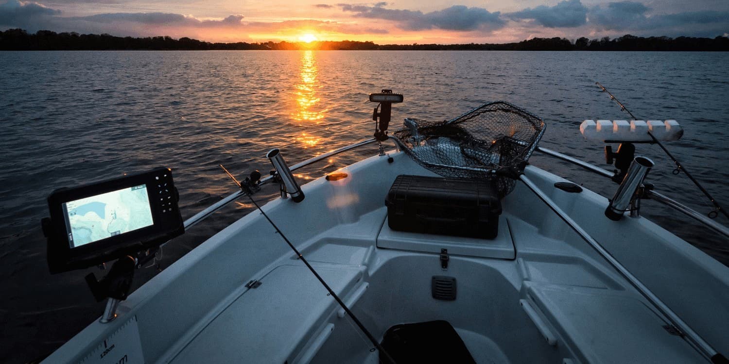 Lake Boating Essentials: Tips and Gear for an Unforgettable Adventure