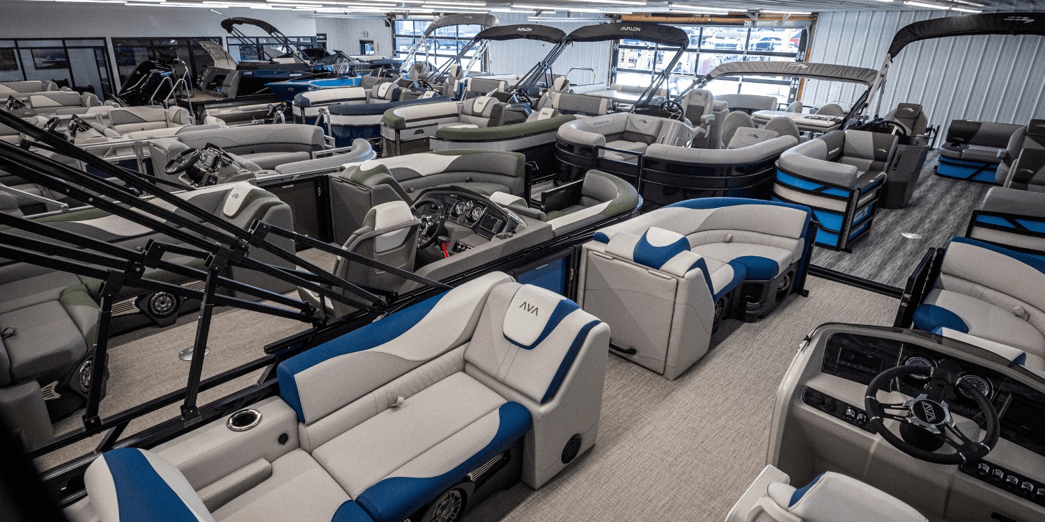 boat-dealer-in-indiana-interior-showroom