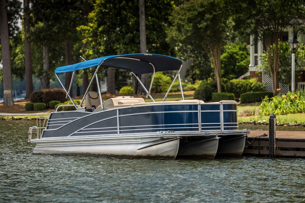 Make the Most of Family Time with a Pontoon Boat Adventure