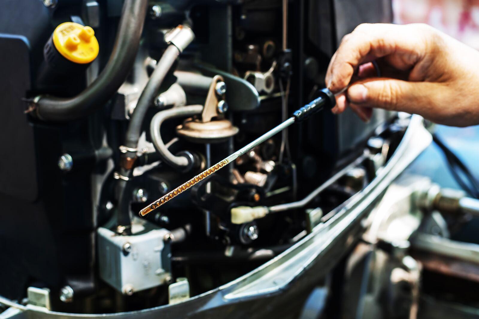 Marine engine oil change service