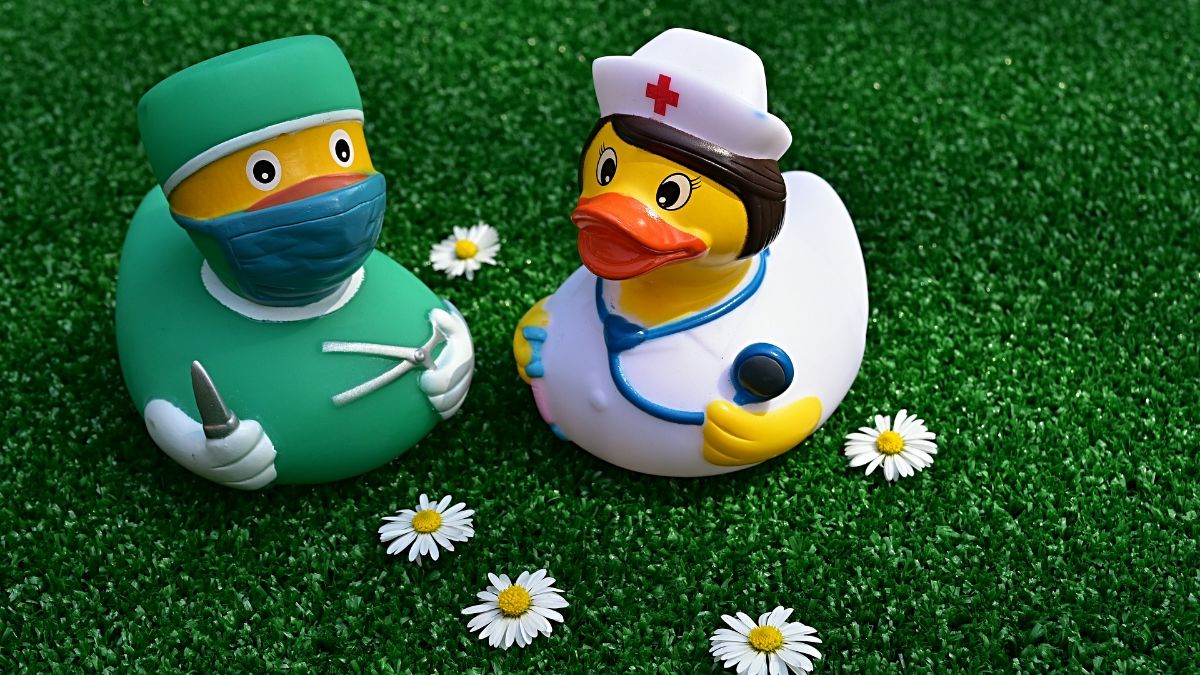 Sentinel node detection in early breast cancer with intraoperative portable gamma camera: UK experience