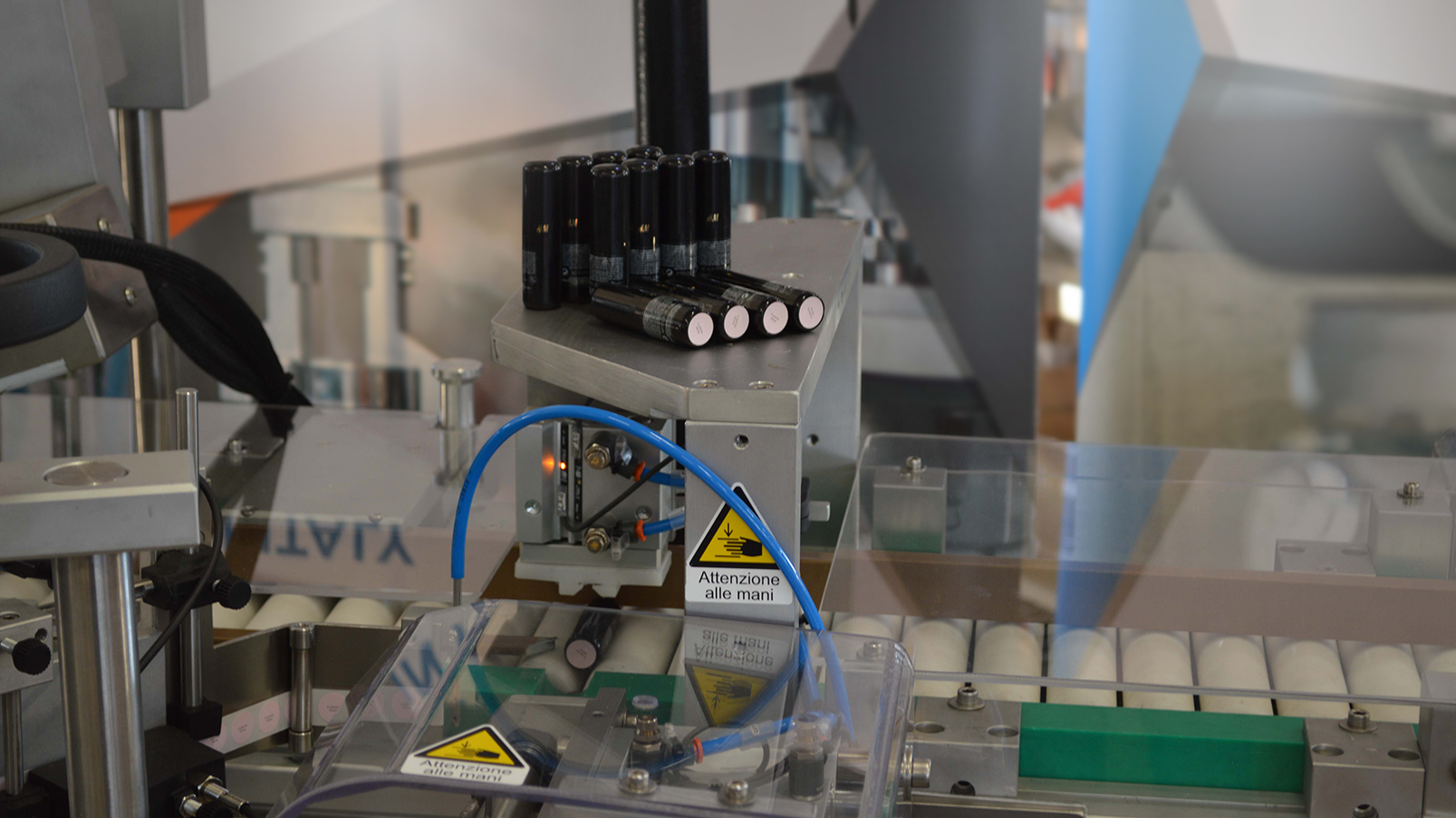 La soluzione per etichettatura di rossetti e lucidalabbra