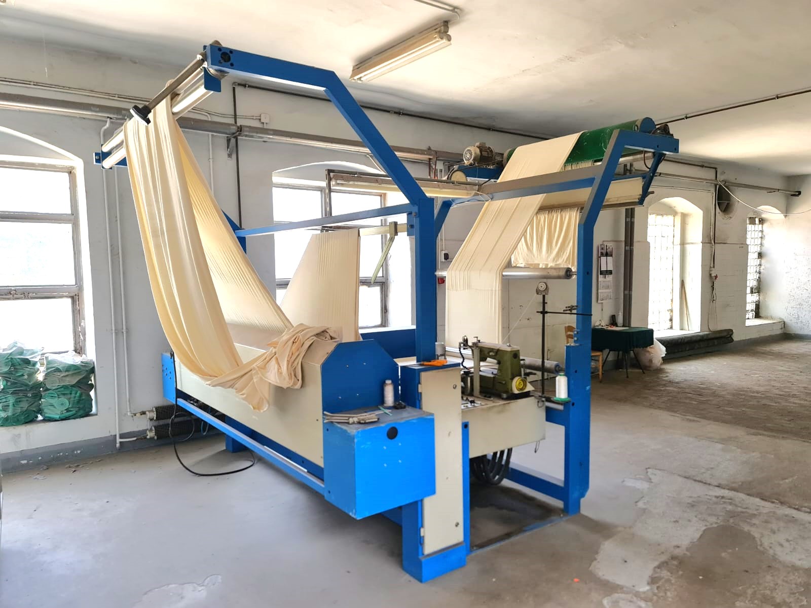 Mejora tu Producción Textil con la Máquina MTG de Doblar y Coser