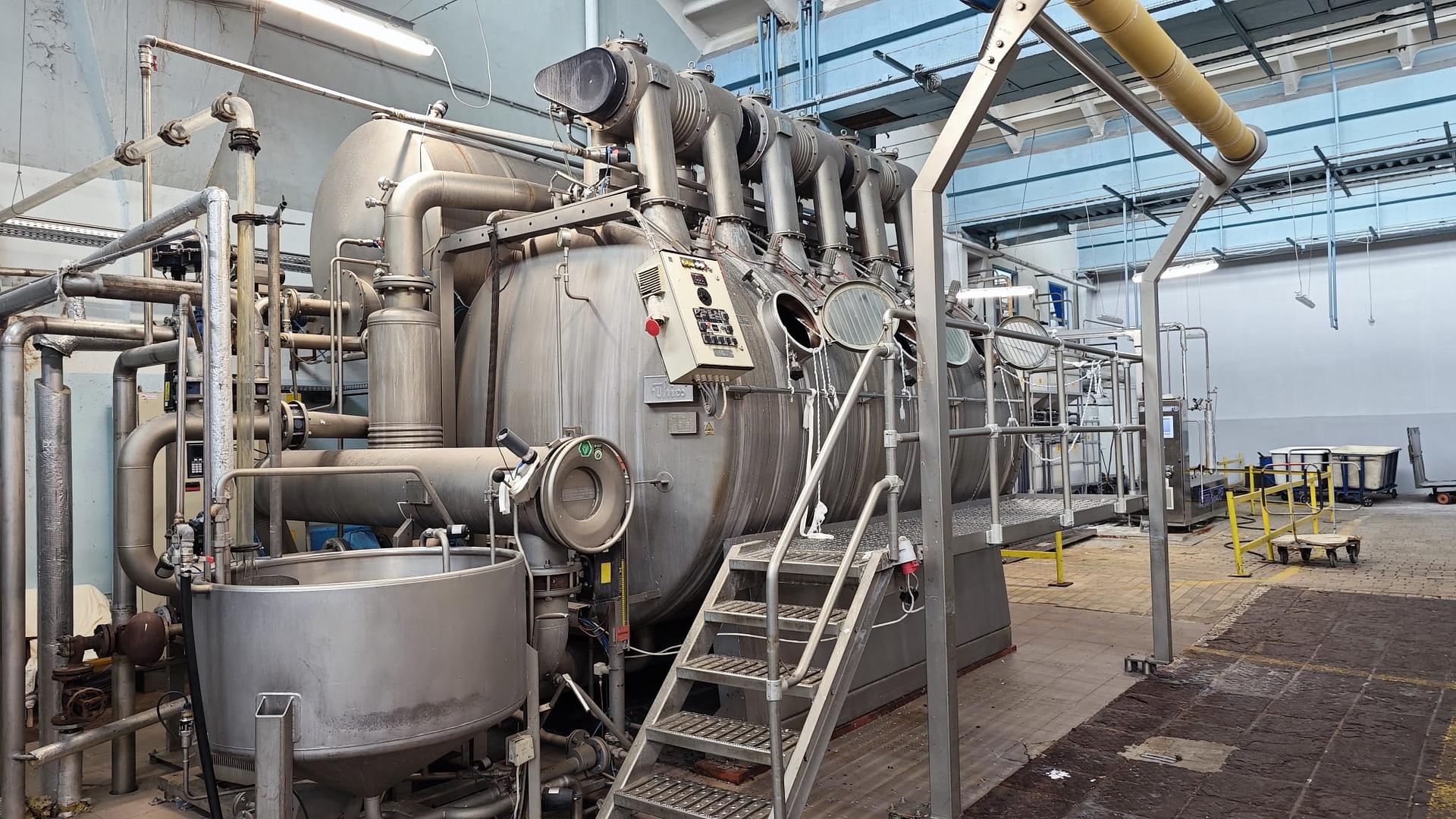 THIES ECO-SOFT dyeing machine year 1998 capacity 900 Kgs temperature 103ºC FOR SALE