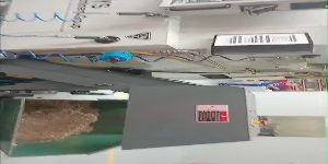 Riproduci video