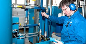 Riduciamo i consumi energetici per la produzione di aria compressa