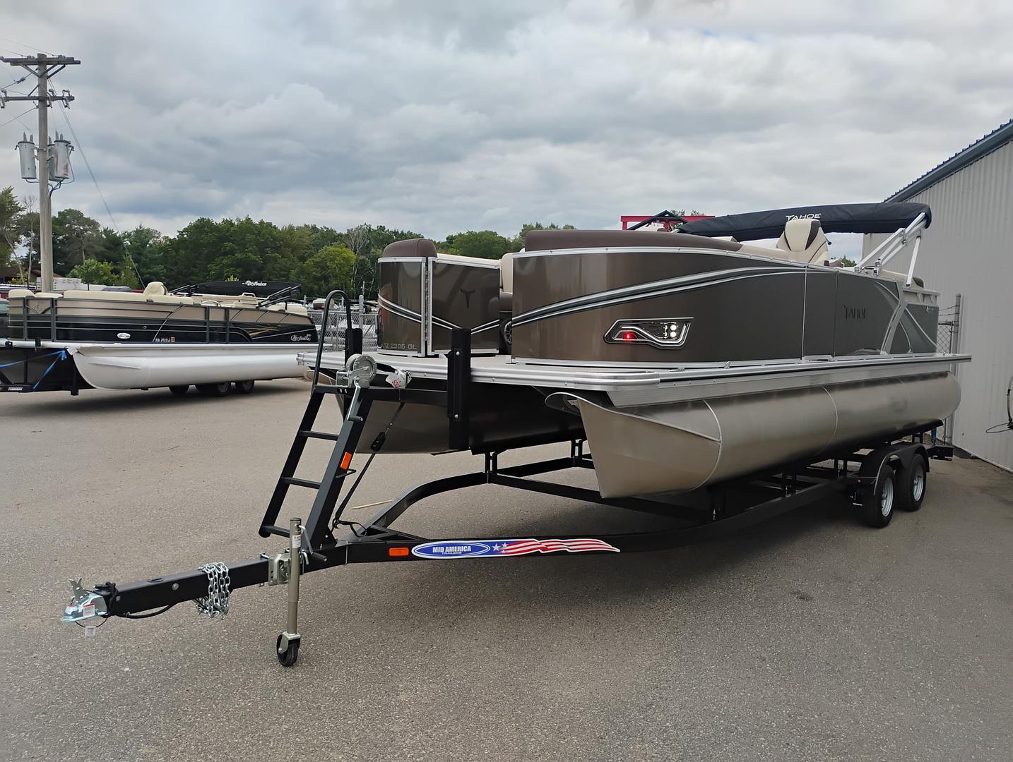 Tahoe pontoon LTZ 2385 QL QUAD LOUNGE HONDA 115hp outboard MID AMERICA TRAILER AUBURN CA california