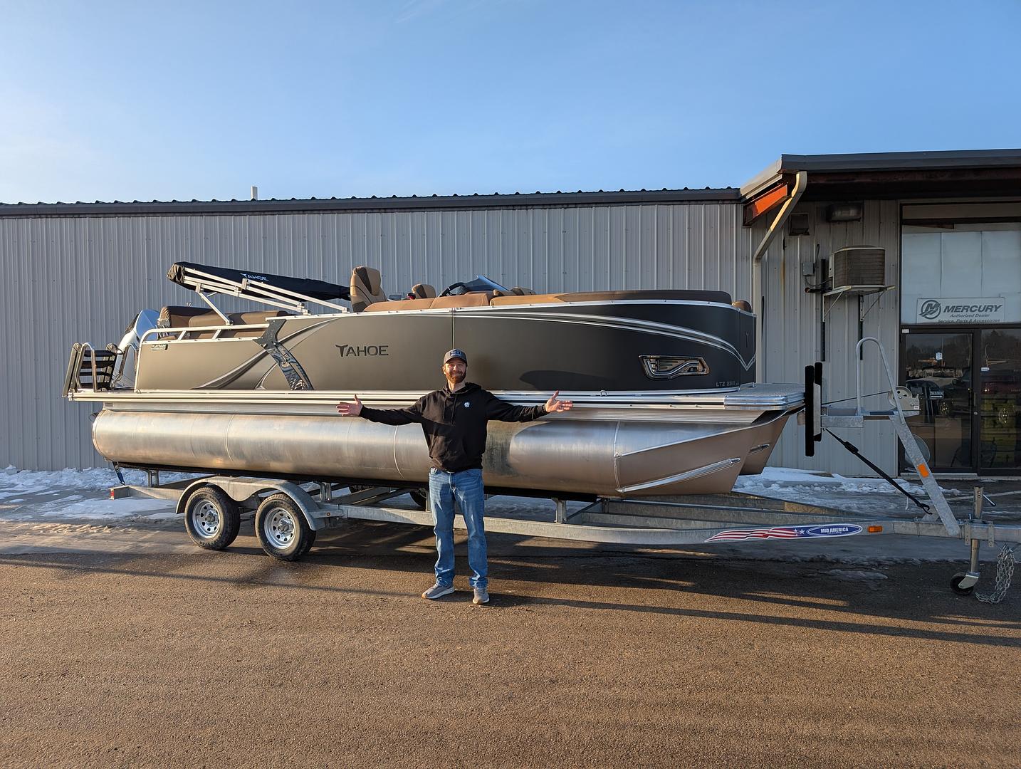 Brian CROFTON MD TAHOE LTZ 2385 QLS TRITOON 200 HP HONDA MID AMERICA TRAILER