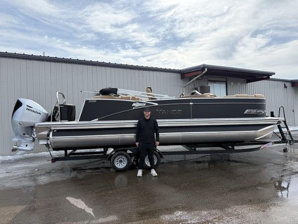 ZACK & SYDNEE GRAND FORKS ND TAHOE CASCADE 2385 ELITE TRITOON WITH 200HP HONDA VANTAGE WRAP
