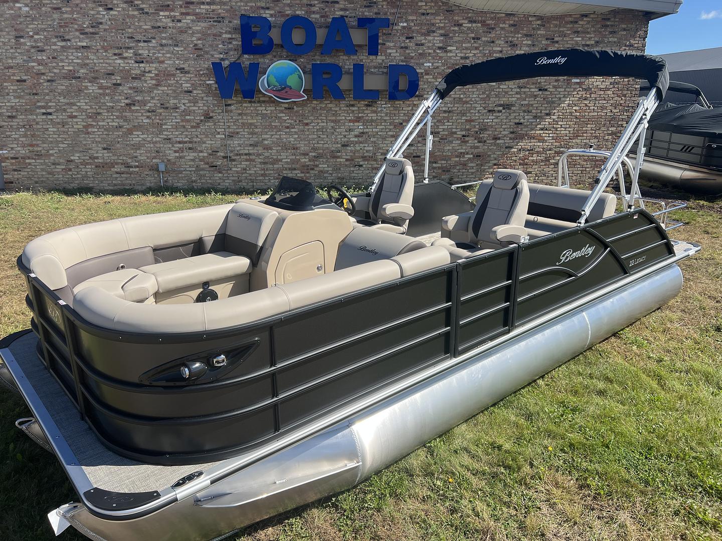 Pontoon vs. Tritoon: Which Is Better for Your Family, Budget & Boating Style?