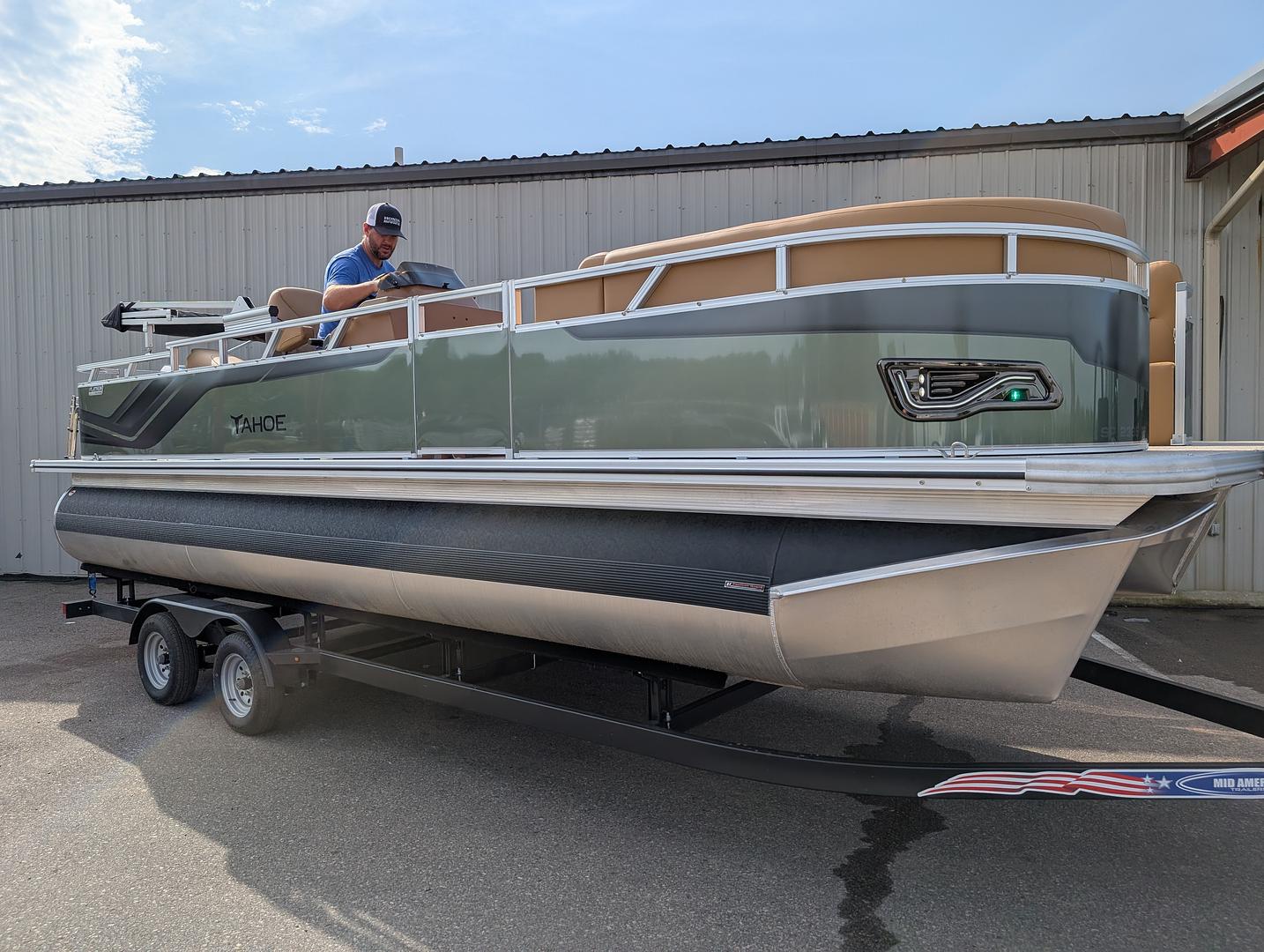 lisa & rod BILLINGS MT 2026 TAHOE SPORT 2385 RF REAR FISH SAGE GREEN COGNAC HONDA 115HP Outboard MID AMERICA bunk trailer BOAT WORLD BEST PRICE BILLINGS MT MONTANA