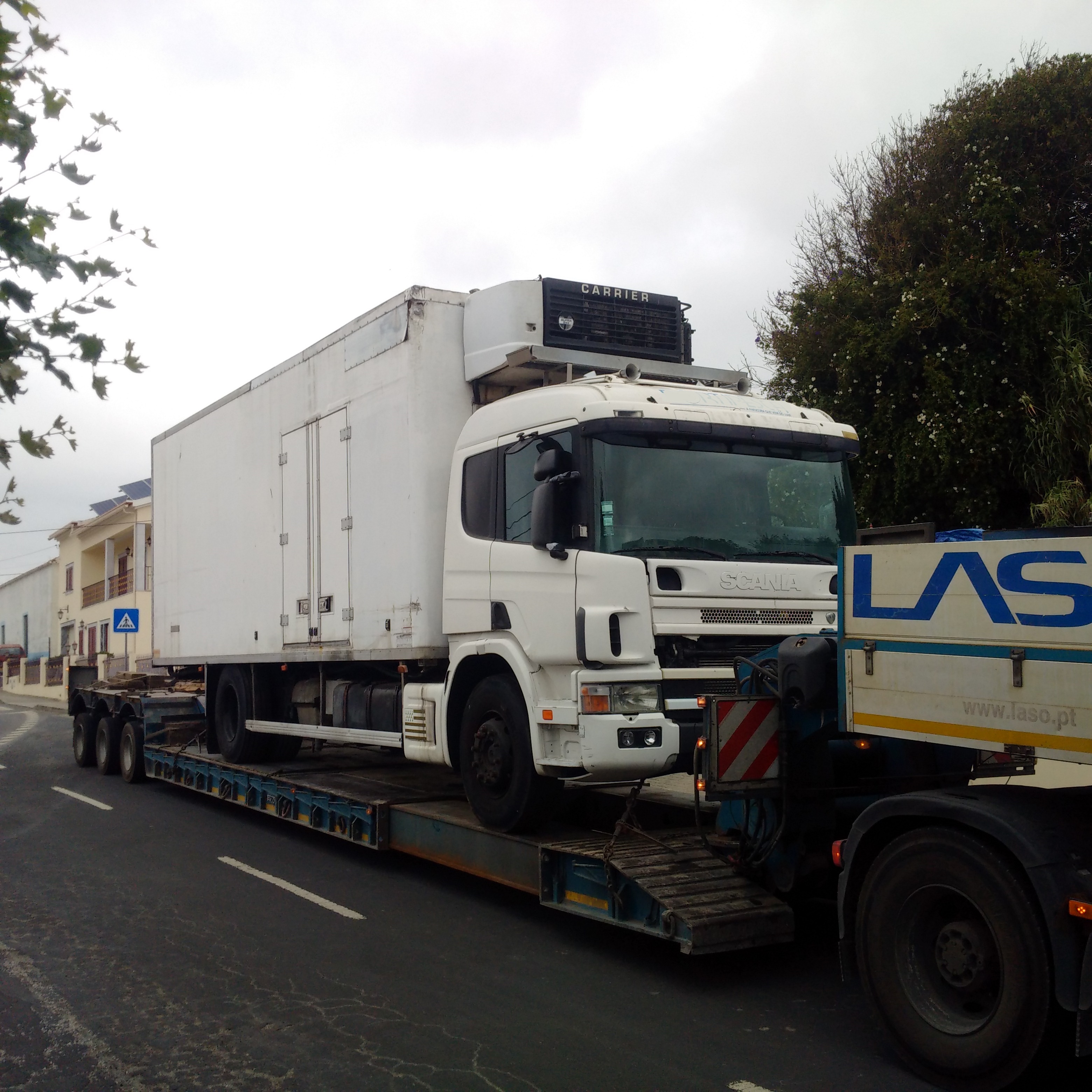 Special road transport. Scania 94L 310 19 refrigerated box lorry.