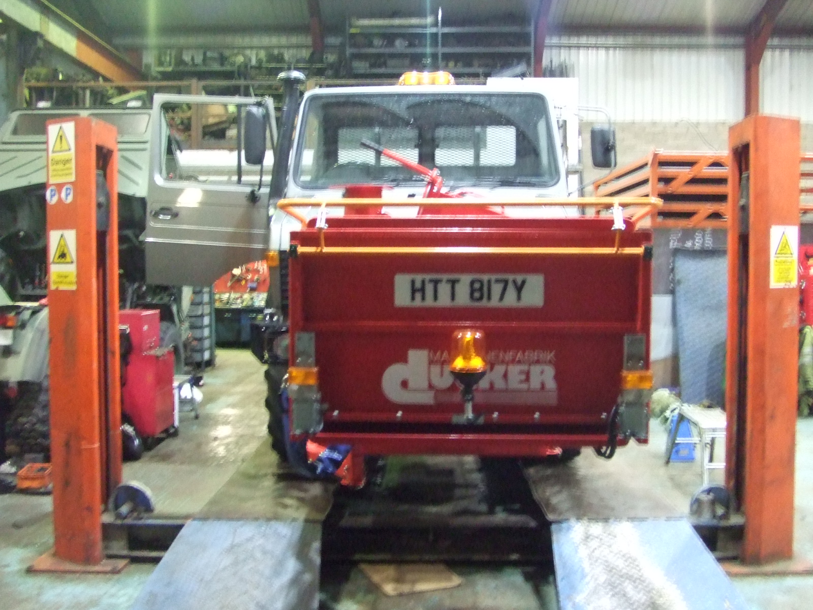 DUECKER HF200 CHIPPER AND WERNER F50 HYDRAULIC WINCH