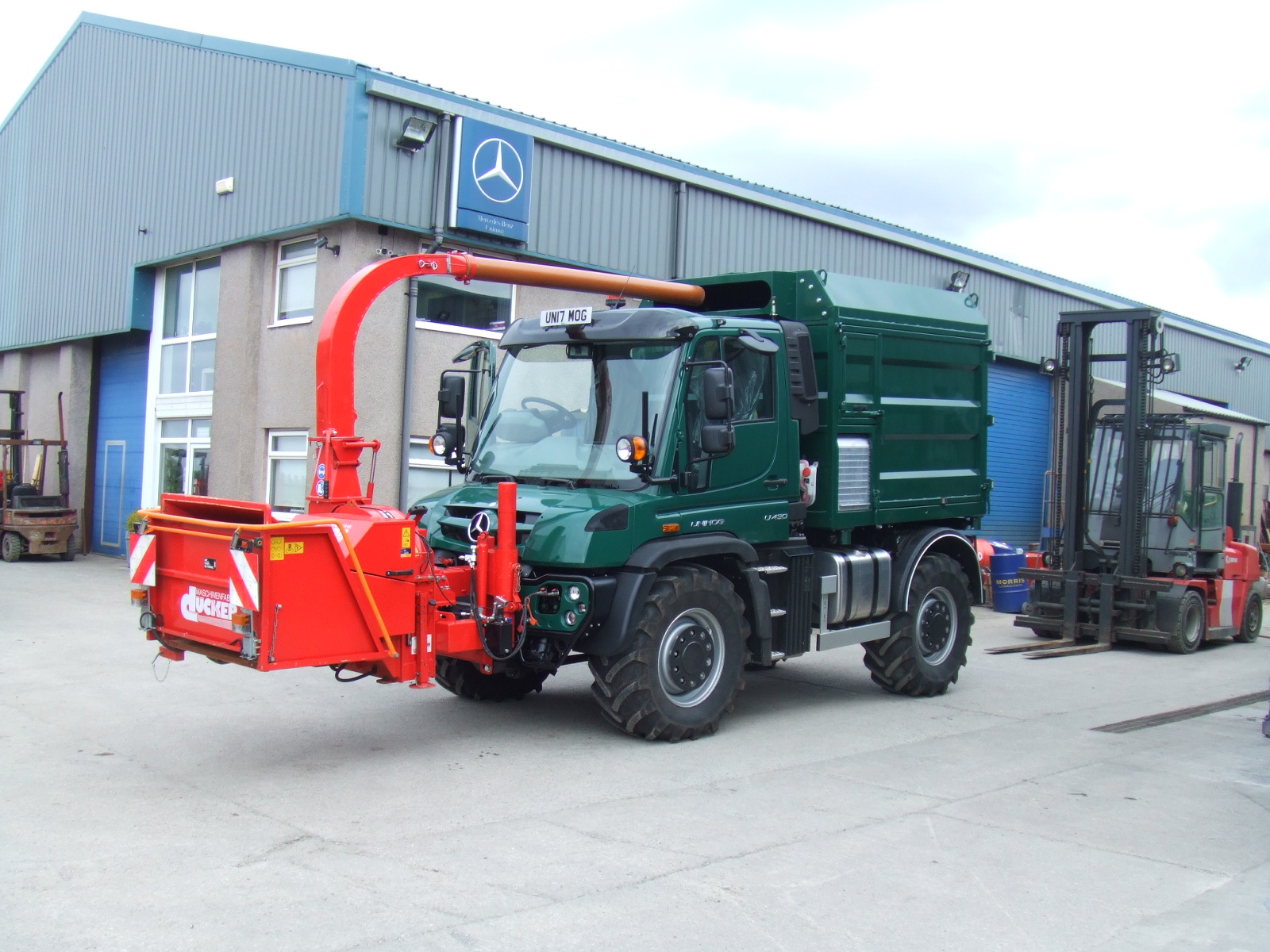 BESPOKE CHIPBOX AND USED DEUCKER HF250 10” CHIPPER WE FITTED ONTO NEW UNIMOG U430