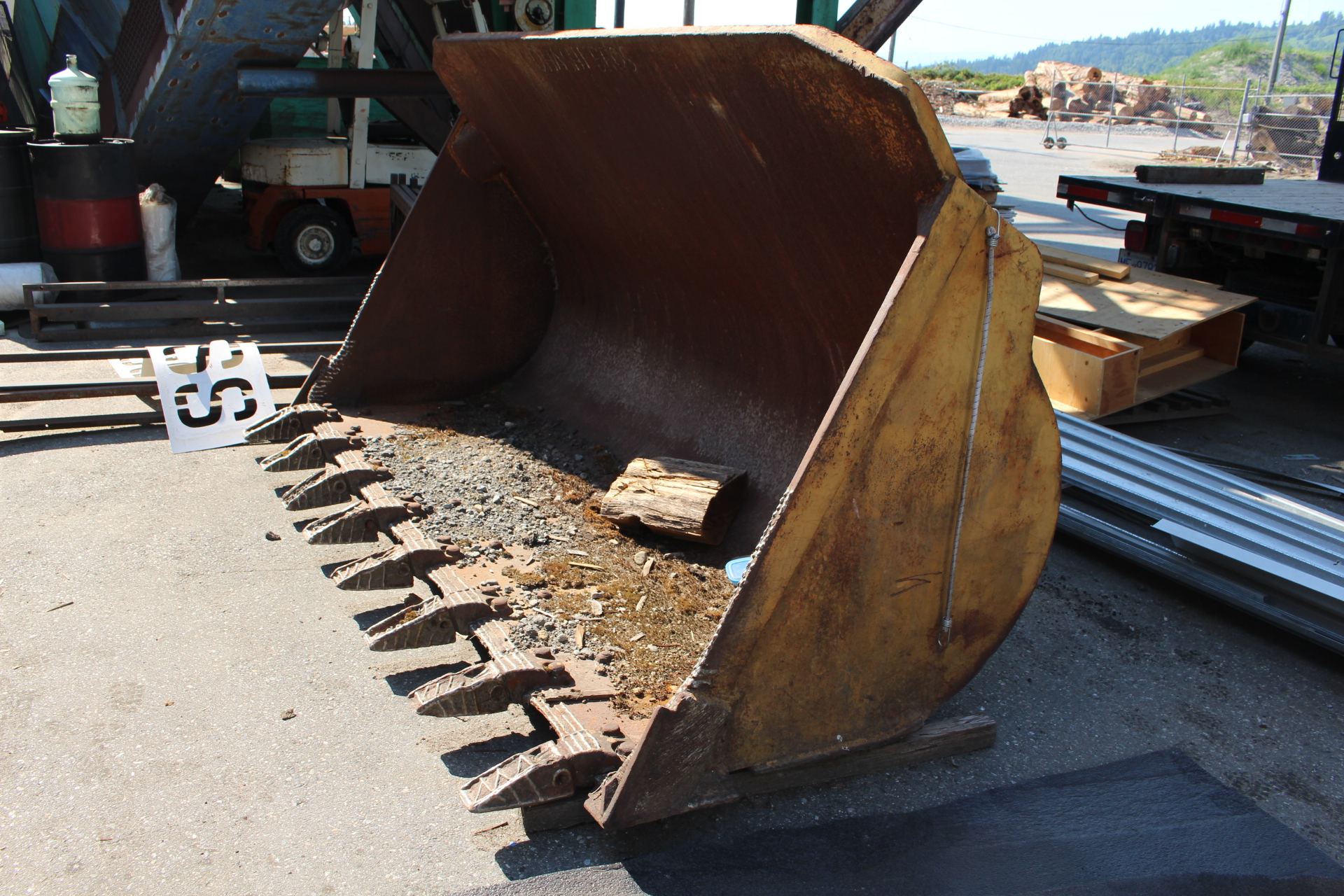 PAST AUCTION- SILVER CREEK PREMIUM PRODUCTS & MISSION SHAKE & SHINGLES 