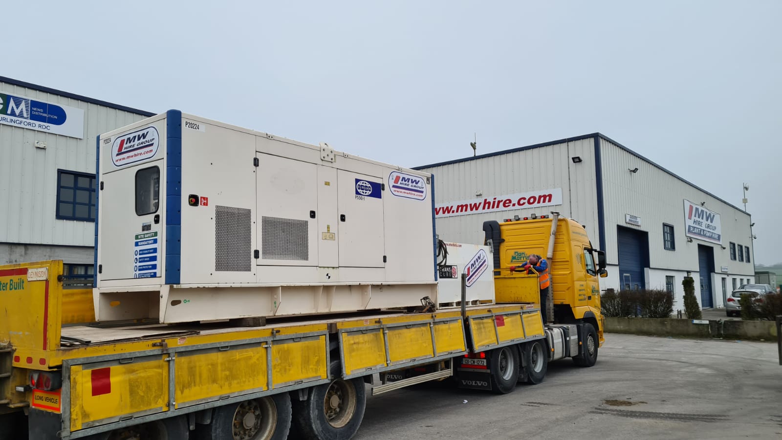FG Wilson 550KVA heading away with Fuel Tank