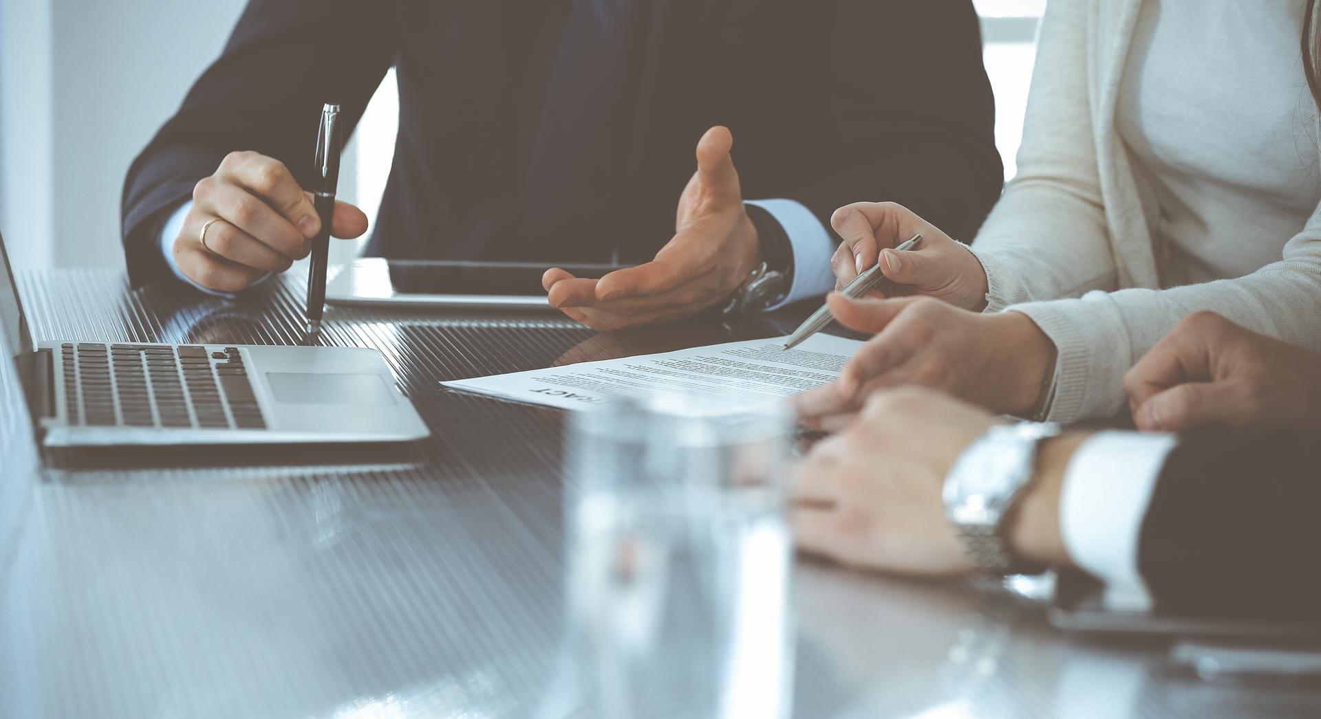 Vor Ort bieten wir Ihnen Maschinenbesichtigungen , sowie persönliche Beratungsgespräche an. Vereinbaren Sie einfach einen Termin und kommen Sie uns besuchen!