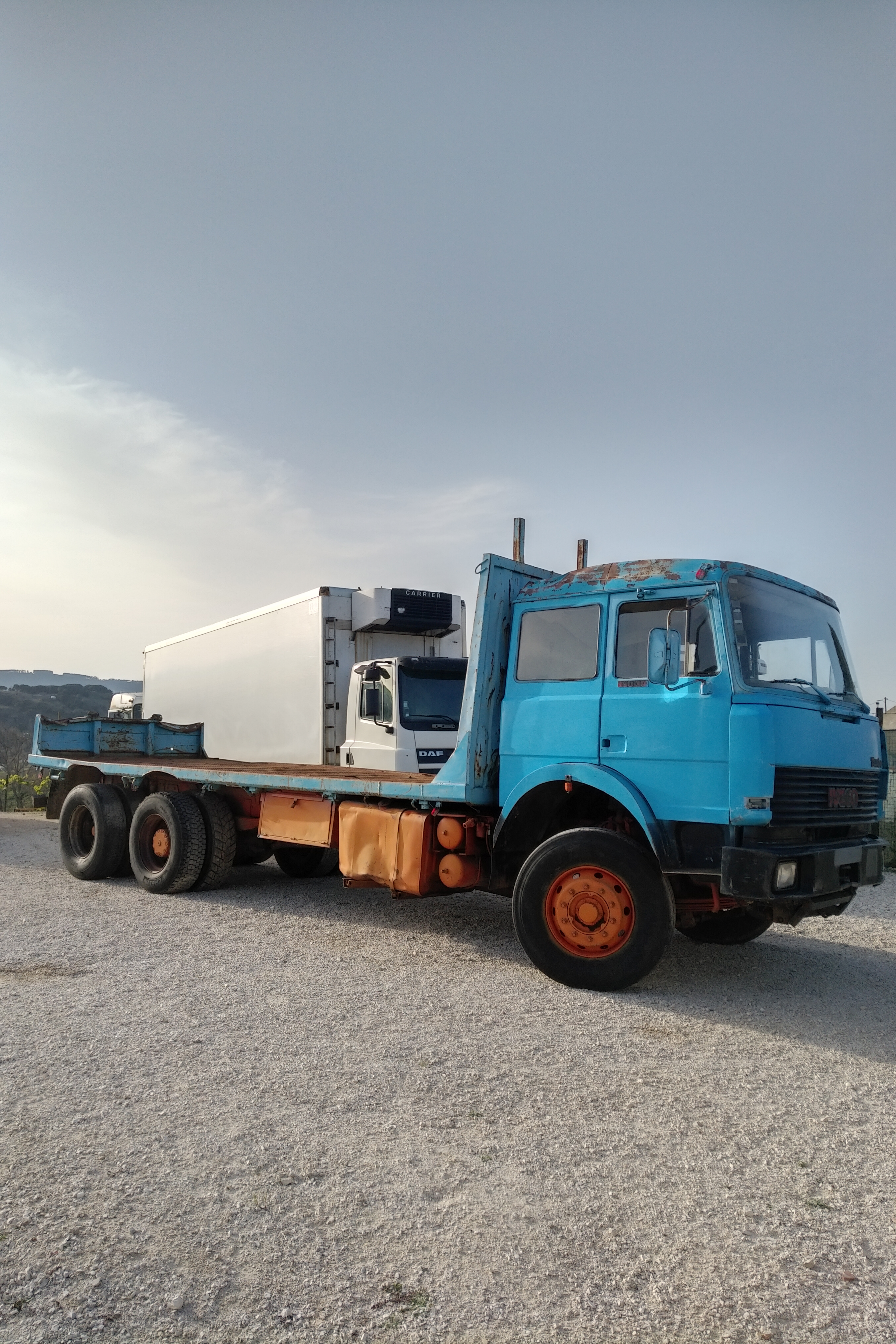 Left hand drive Iveco Turbostar 190-30 10 tyres flatbed truck sold to Lagos - Nigeria.