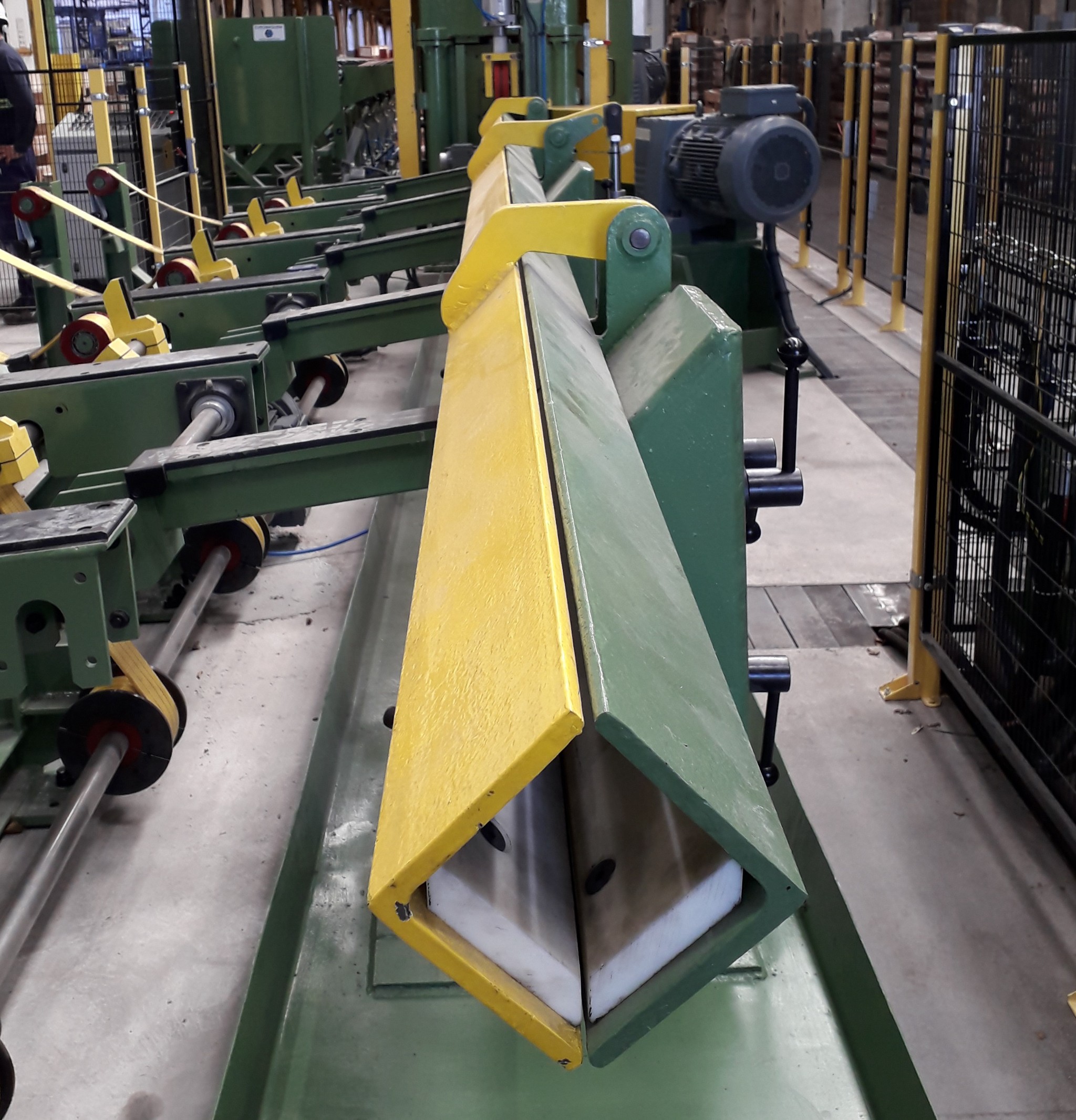 New 70mm copper bar straightener by Euromáquina