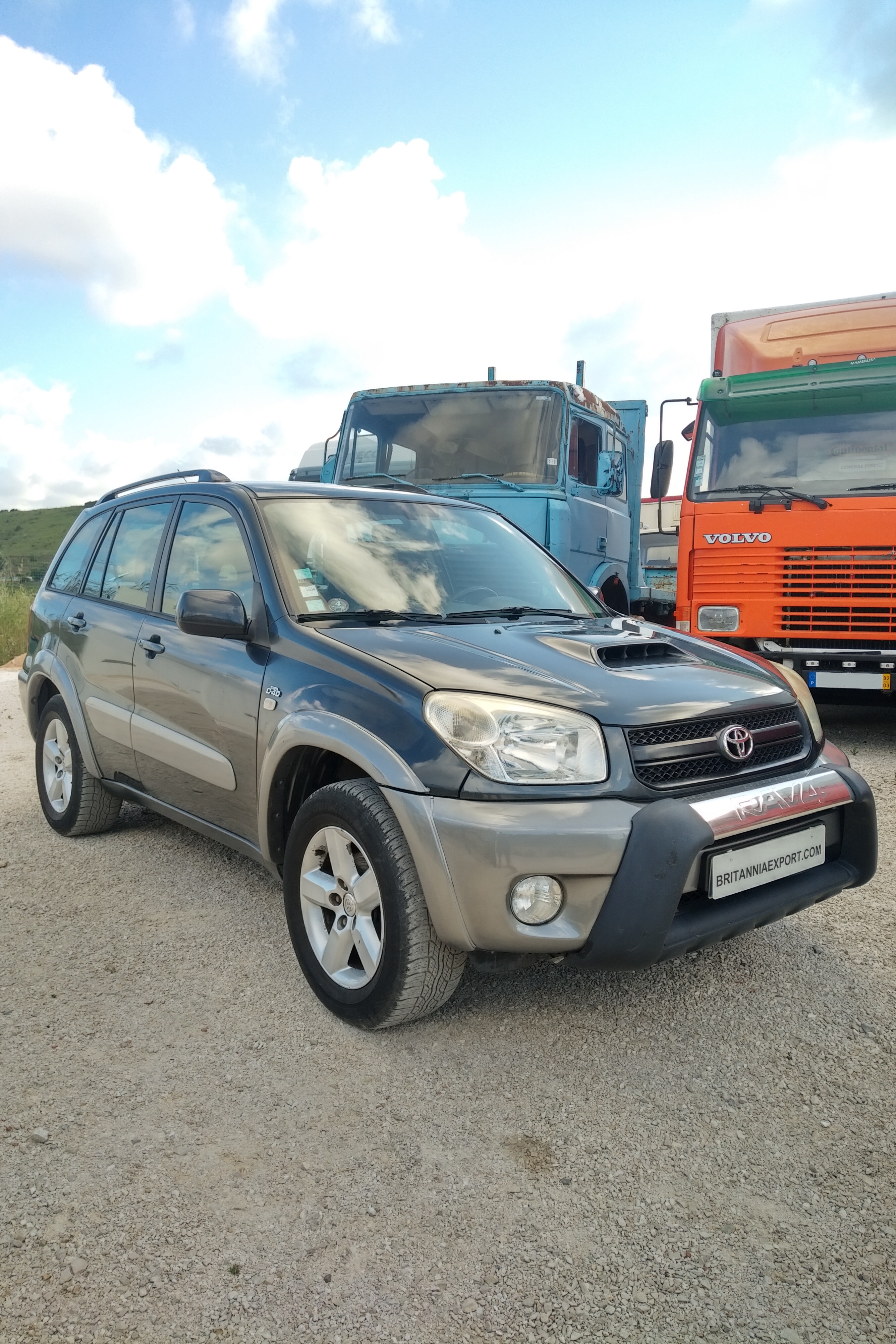 Left hand drive Toyota RAV4 4X4 SUV sold to Nouakchott - Mauritania.