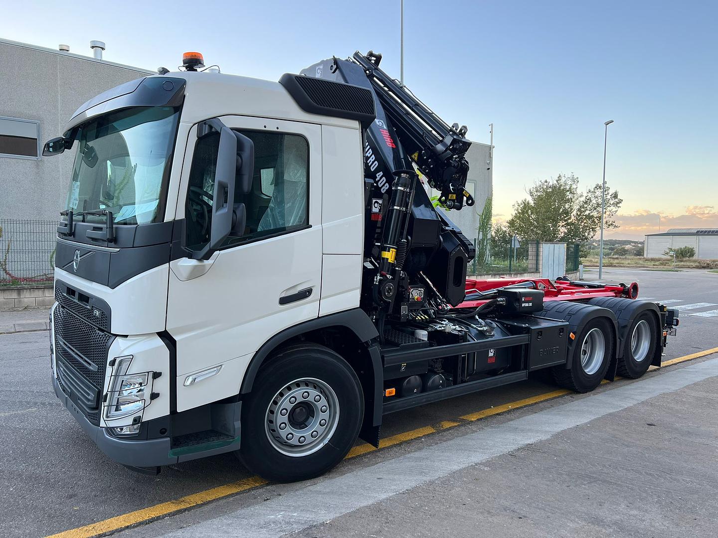 Volvo FM 64R con HIAB X-HiPro 408 E-6 + JIB 70X-4 + Multilift Optima 20S46