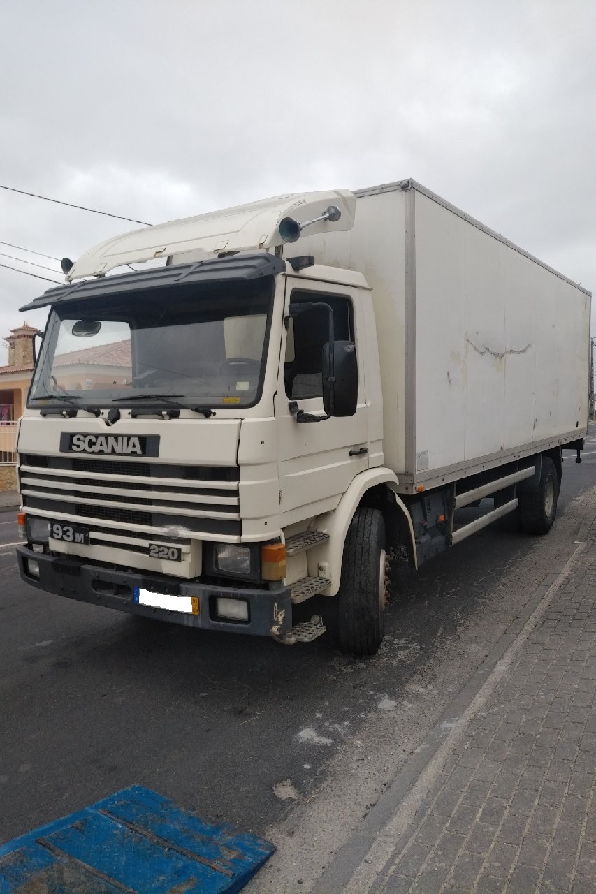 Road transport. Scania 93M 220 19 ton box lorry with tail lift.