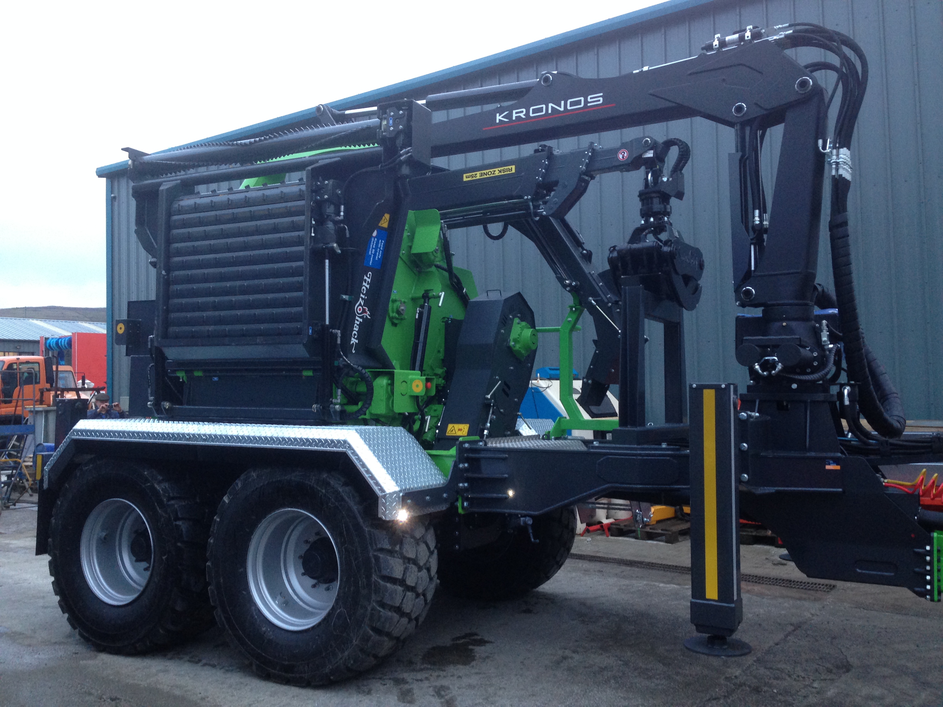 HM14-860 HEIZOHACK WOODCHIPPER