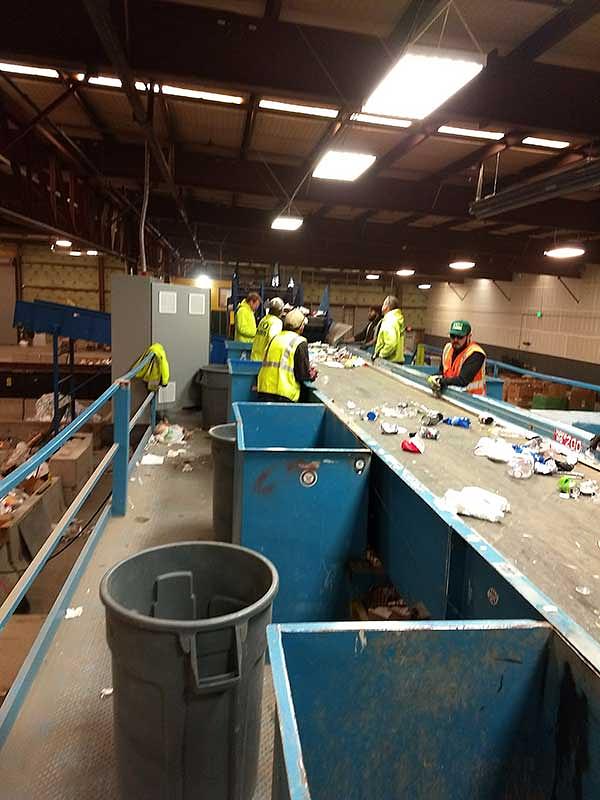single_stream_sorting_us_recycling_equipment_600x800_o.jpg
