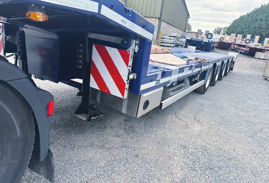 D&D Freight on collection of new MAX Trailer 4 axle extendable low loader