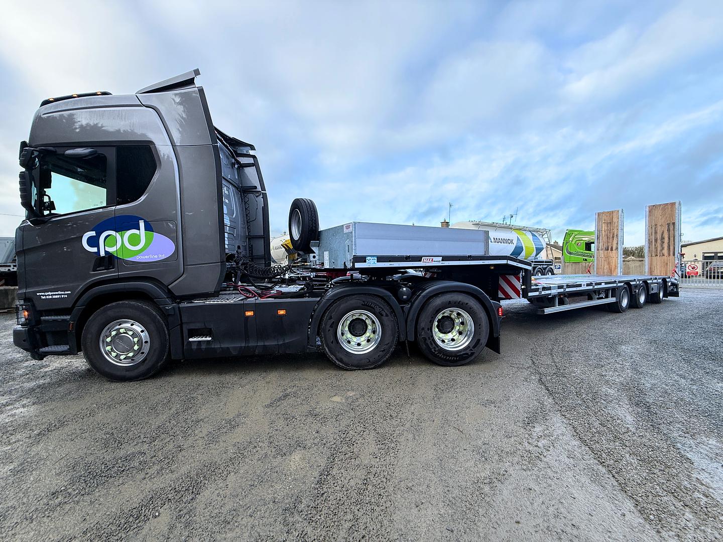 CPD Powerline / Future Thinking Forward Planning on collection of their new MAX Trailer 