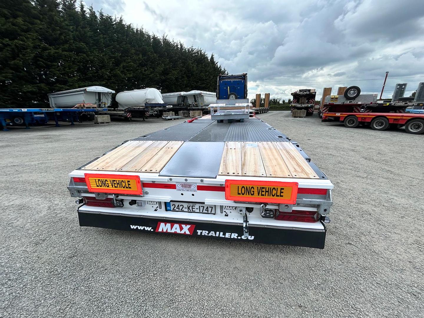 Kane International on collection of another new MAX Trailer