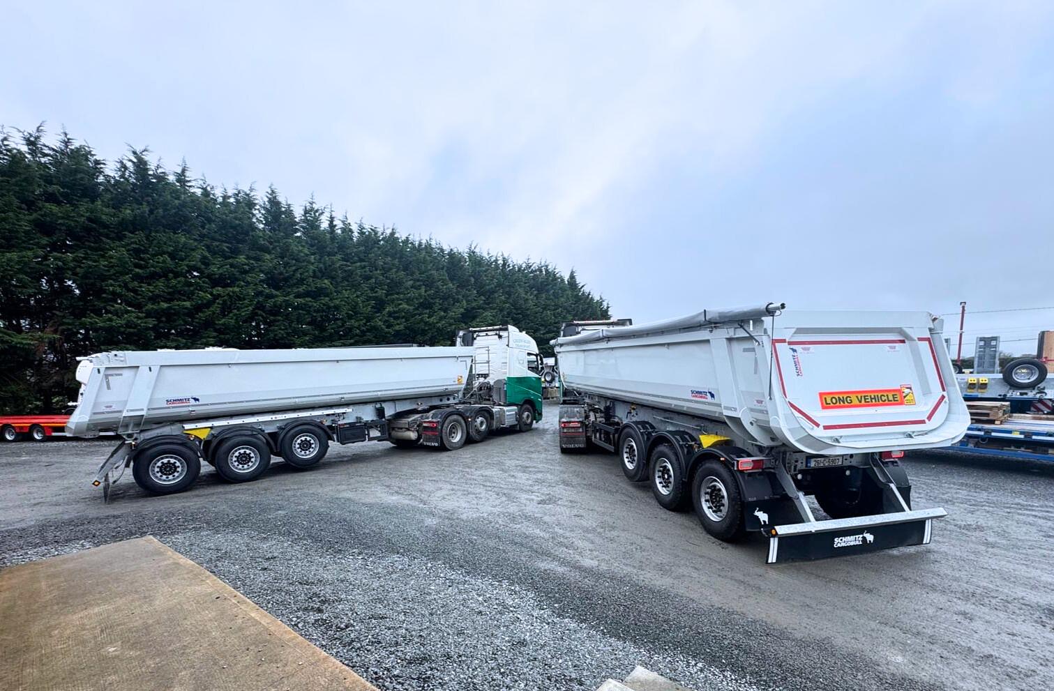 Greenvalley, on collection of 2 x New Schmitz Tipping Trailers