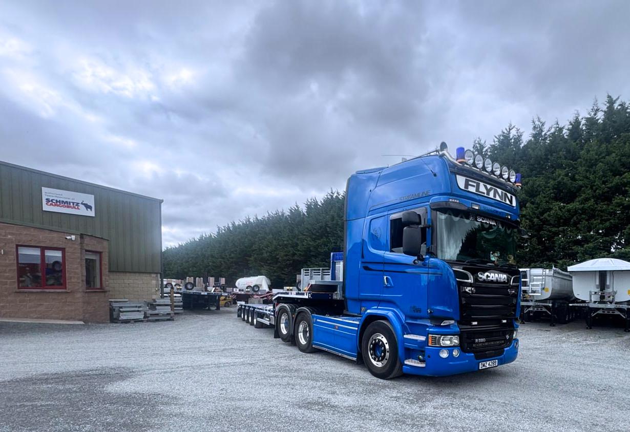 D&D Freight on collection of new MAX Trailer 4 axle extendable low loader