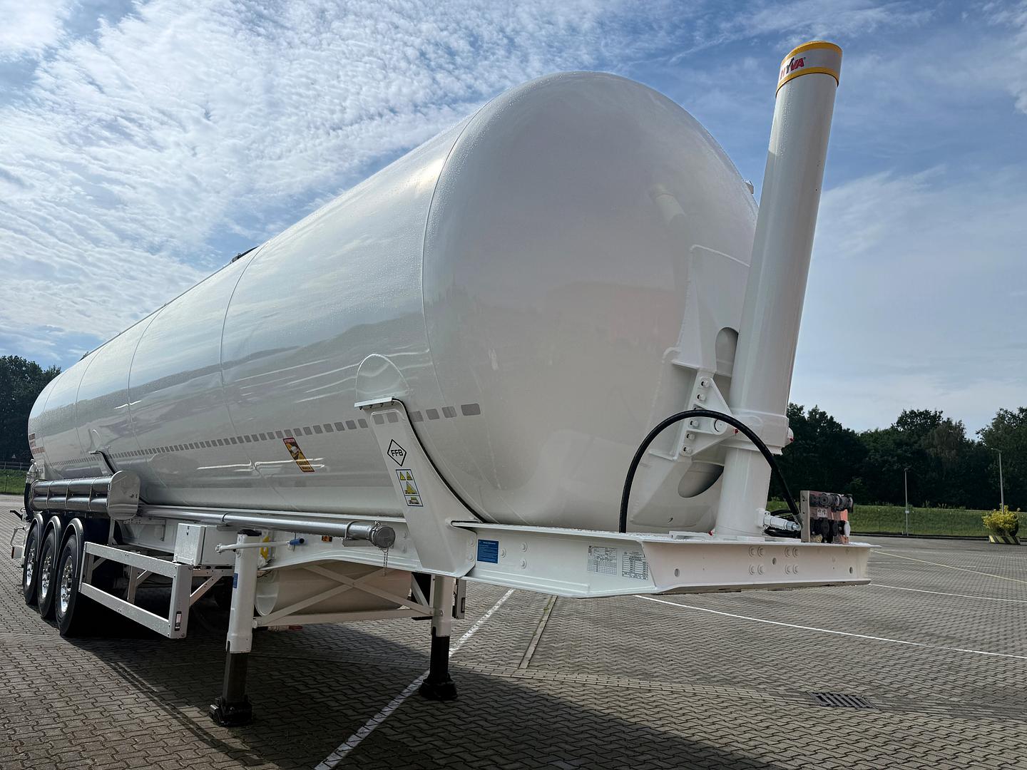 Feldbinder Tipping Tanks - Now available to order !!!