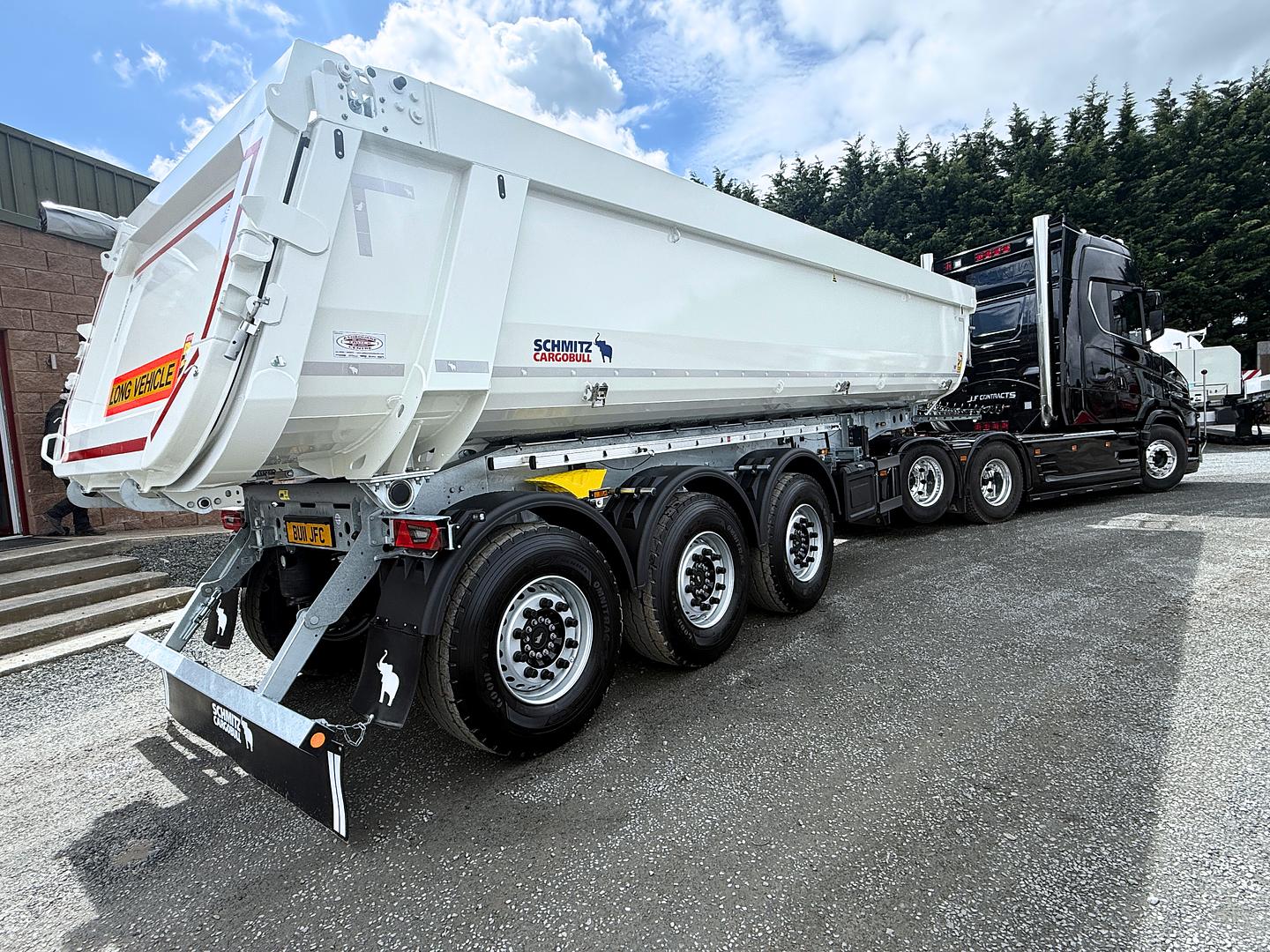 JF Contracts on collection of new Schmitz Tipping Trailer