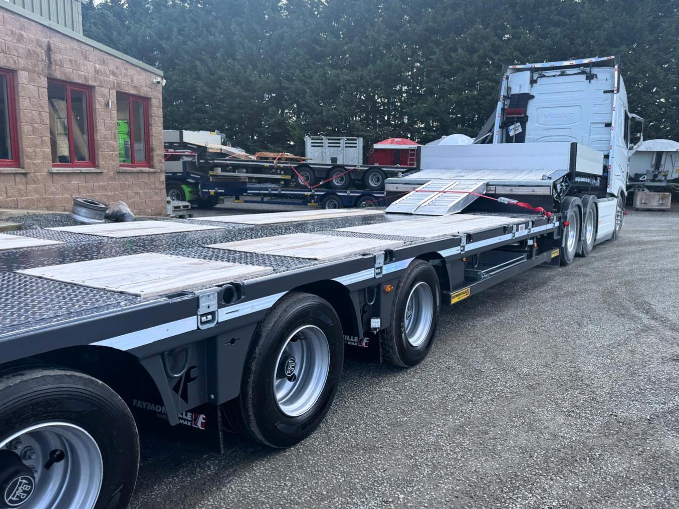 D&B Civil on collection of new Faymonville 3 axle low loader
