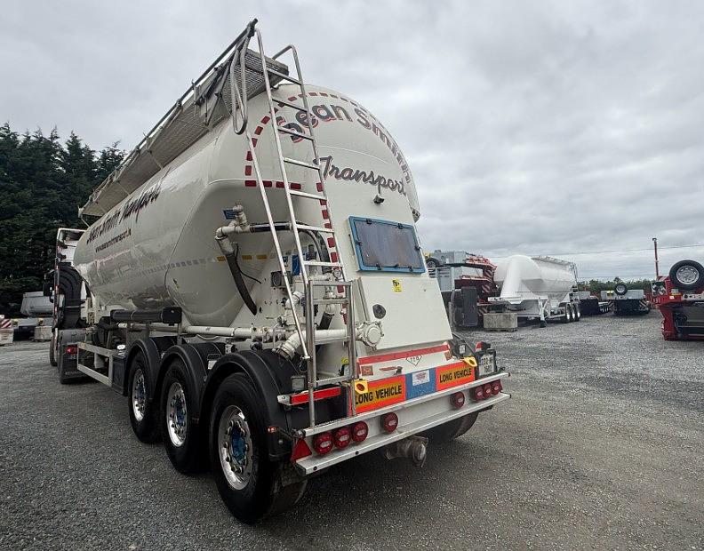 Sean Smith Transport, on collection of a Quality Used Feldbinder cement tan