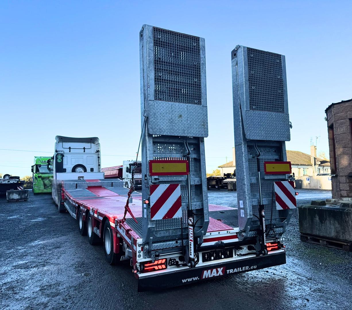 Sean Kearney Transport Ltd on collection of new MAX Trailer