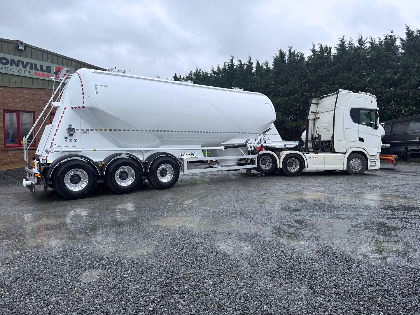 AP Mahon, on collection of New Feldbinder Bulk Tank