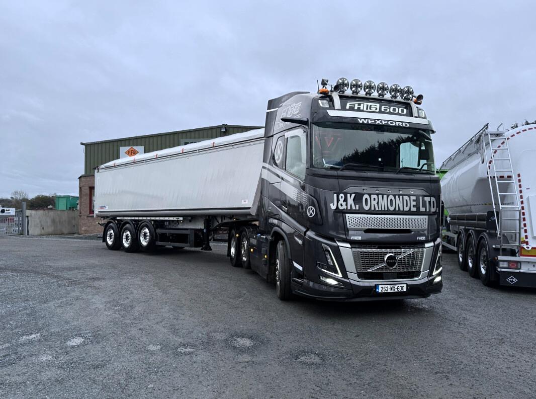 J&K Ormonde Haulage Ltd, on collection of the new Schmitz bulk tipping trailer.