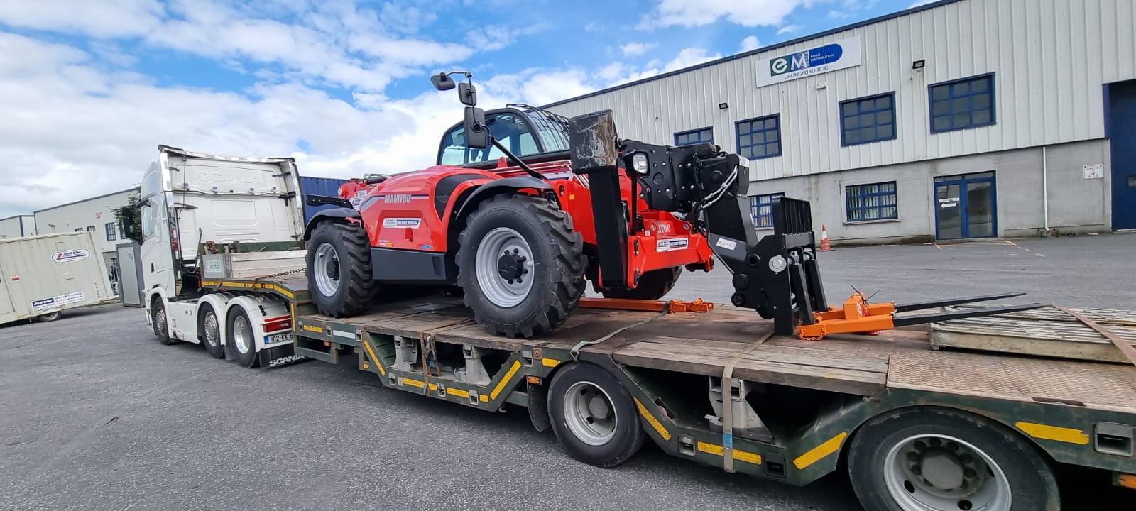 Manitou MT1840 with attachments heading on a long term rental 